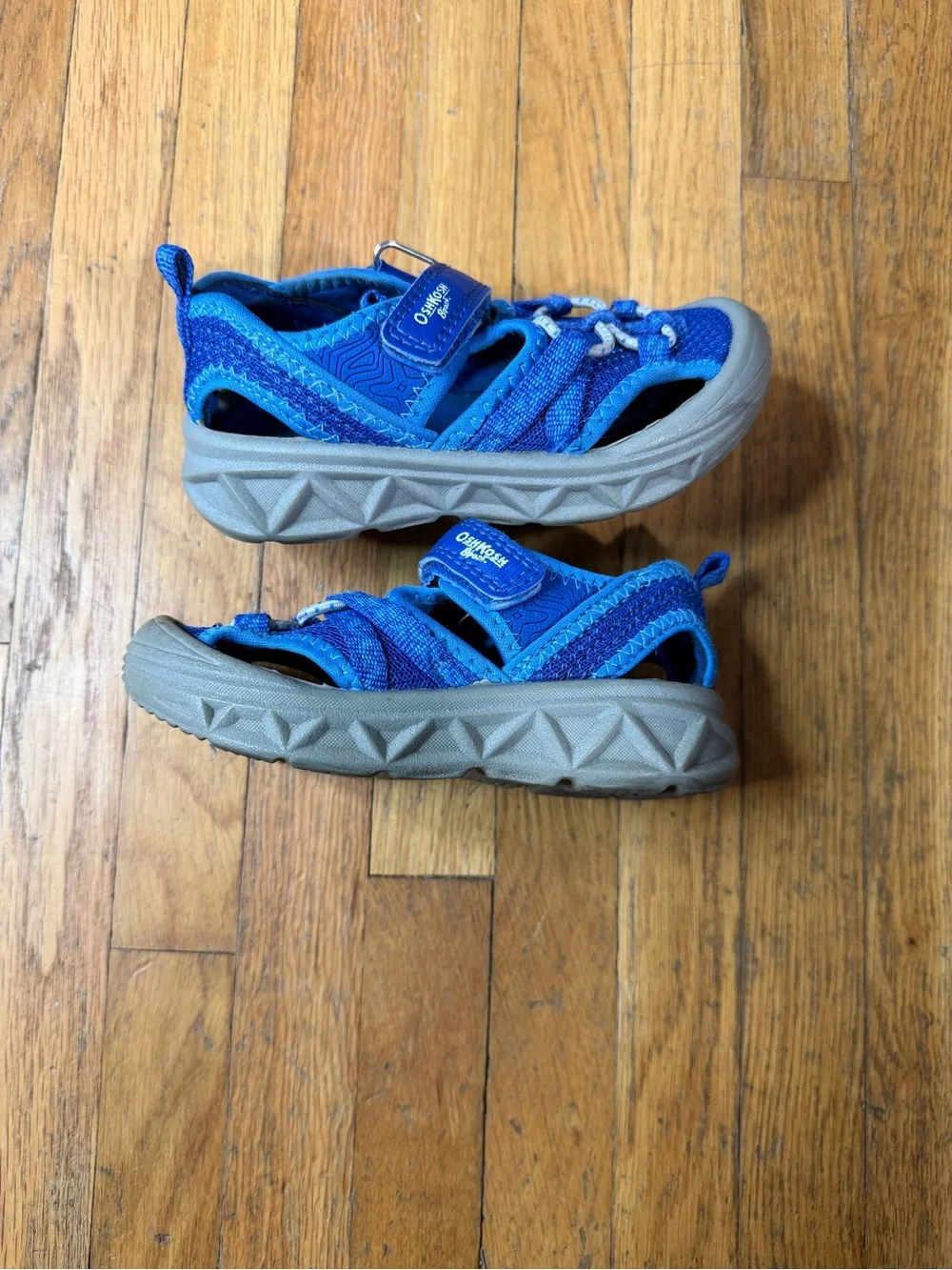 OshKosh B'gosh size 7 toddler Blue sport sandals